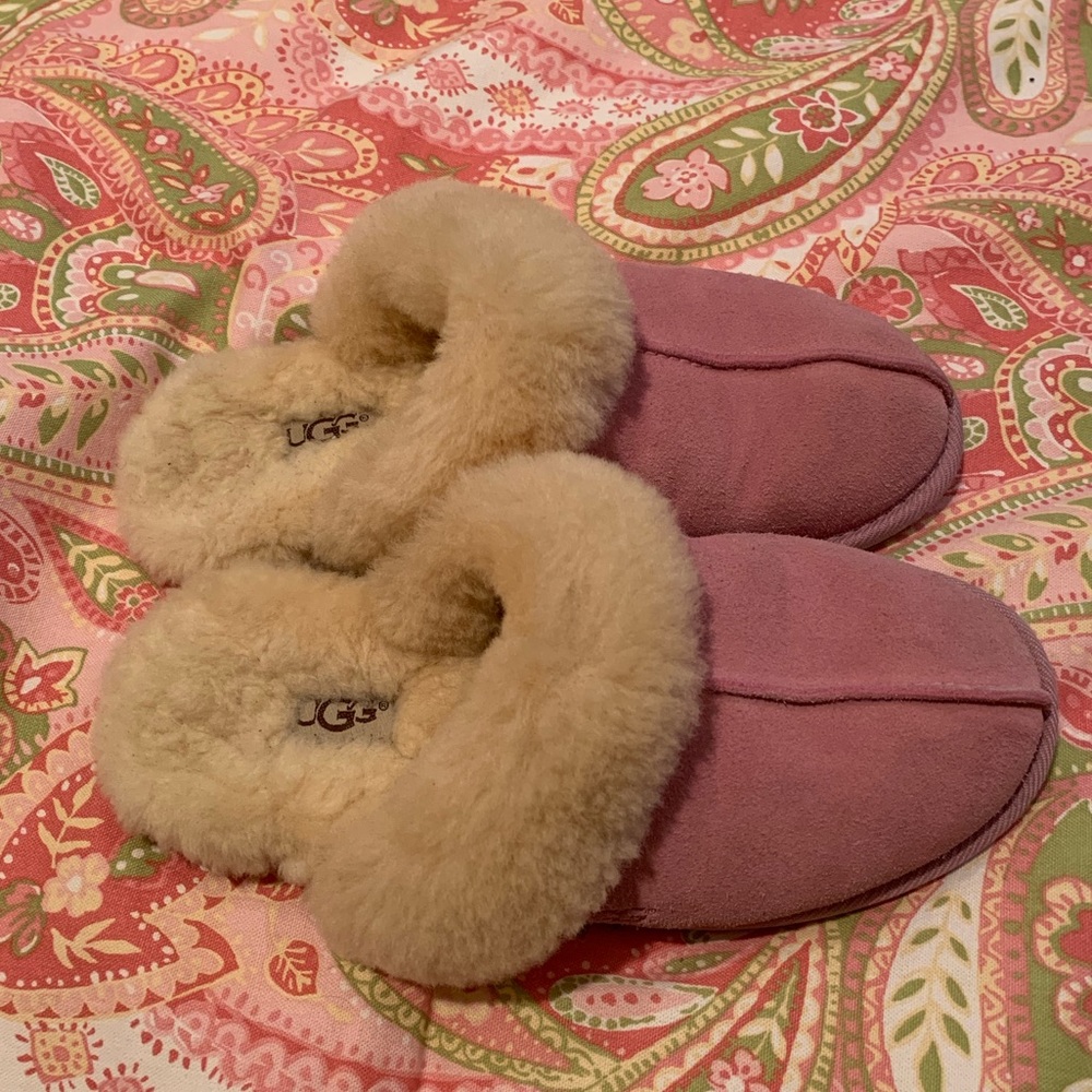 USA 5 Pink Ugg Slippers